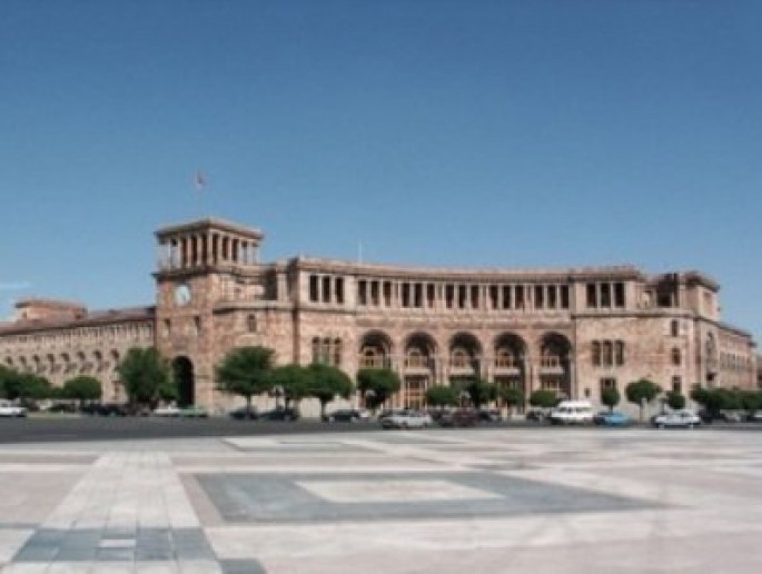 Nazirlər Kabinetinin qarşısında etiraz aksiyası keçirilib