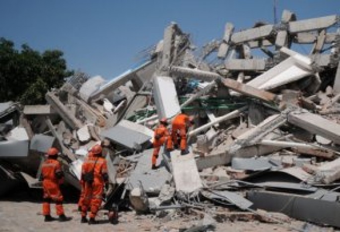 İndoneziyada ölü sayı 1900 nəfəri keçdi