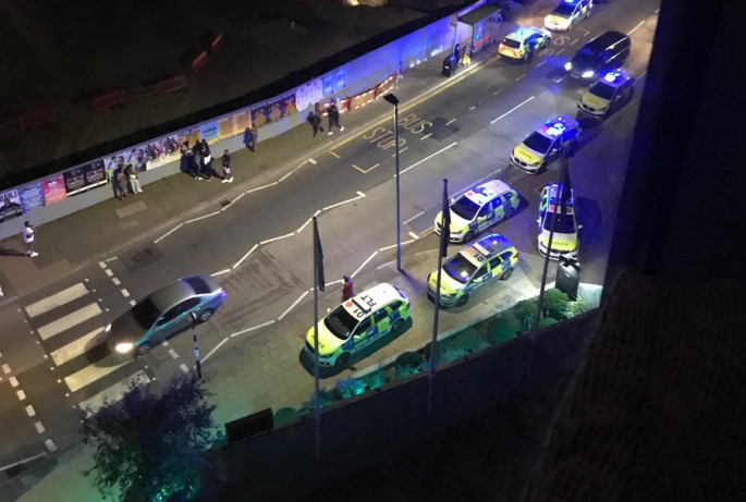 Avtomobil insanların üzərinə sürüldü: 7 nəfər yaralanıb - FOTO