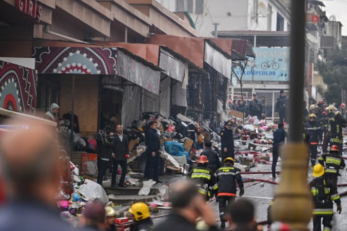 Ticarət mərkəzində yanğın zamanı 11 nəfər xəsarət alıb – VİDEO