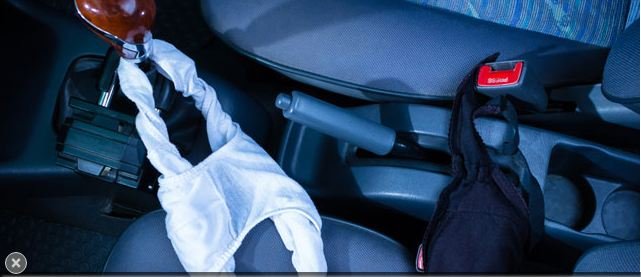 Avtomobildə sevişən cütlük faciəvi şəkildə öldü - FOTOLAR