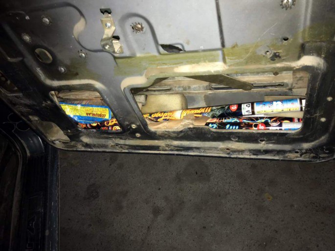 Avtomobildən pirotexniki mallar aşkar olundu - FOTO