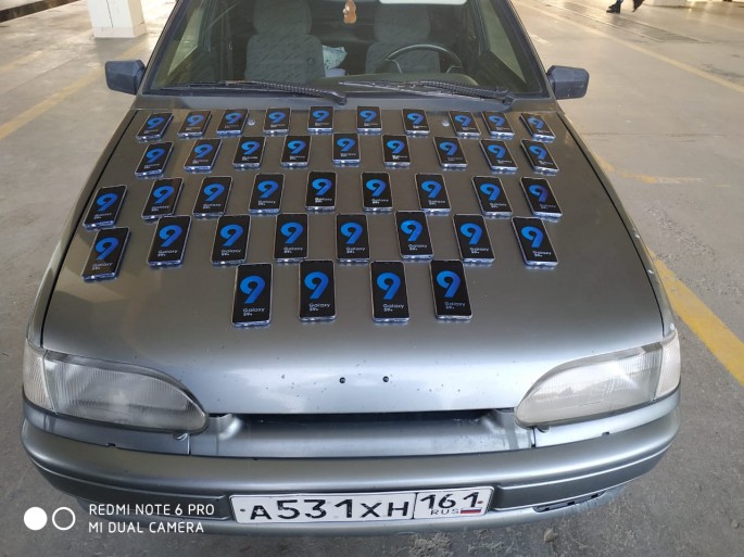 Maşından 40 telefon çıxdı - FOTO