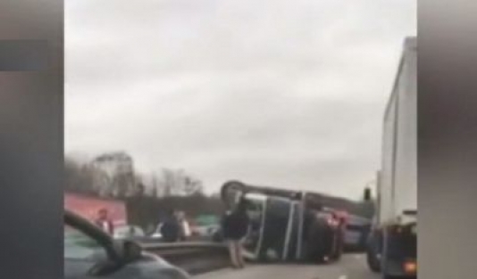 Milyonluq avtomobil qəzası - VİDEO