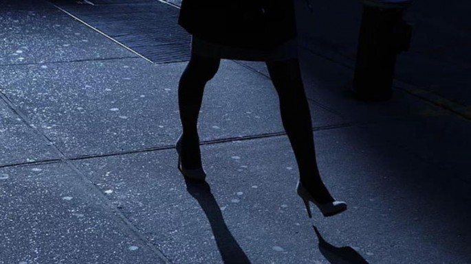 Sürücü: "Normal qadının gecə saat 11-də küçədə nə işi var?"