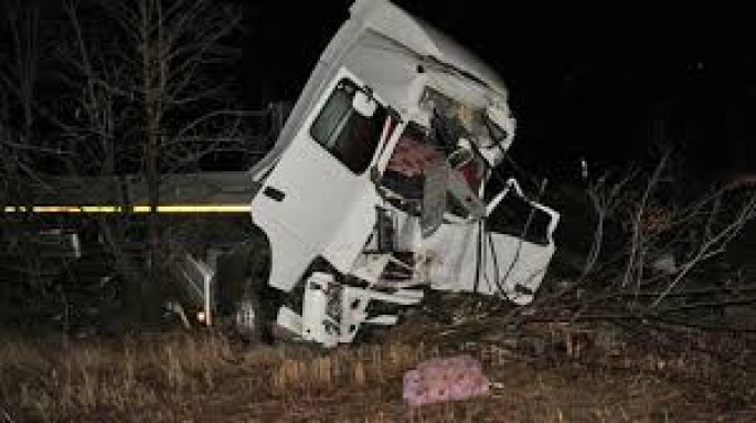 İki TIR toqquşdu: 2 ölü, 2 yaralı - FOTO