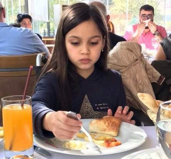 Qəzada ayağını itirən azyaşlı qıza yardım edildi - FOTO