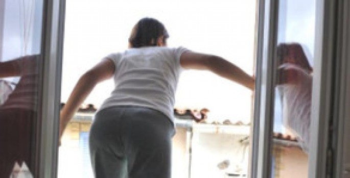 Gənc qız intihara cəhd edib - Yasamalda