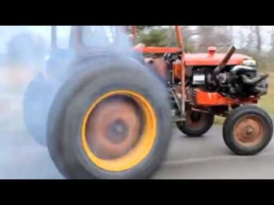 Traktora "Porsche" motoru qoydular, "uçdu" - VİDEO