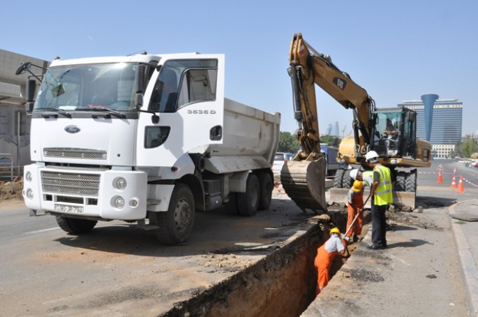 Neftçilər prospektində tıxac yaradan yolda təmir başa çatdı