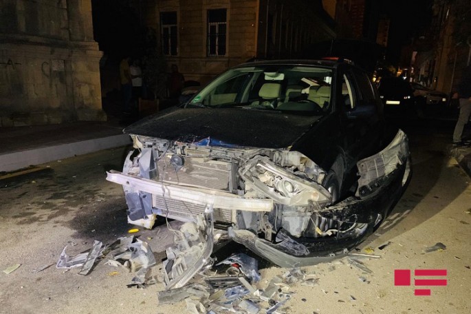 Bakıda üç avtomobil toqquşub - VİDEO