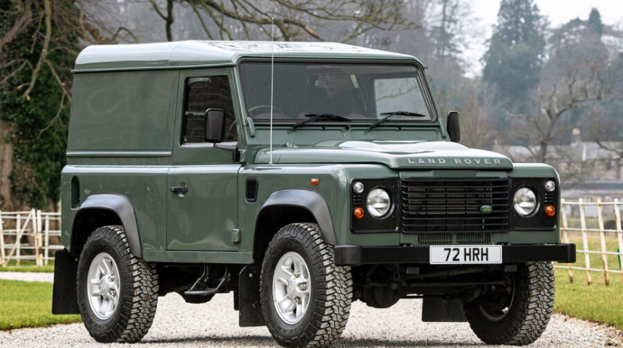 Kral III Çarlza məxsus nadir "Land Rover" hərraca çıxarıldı