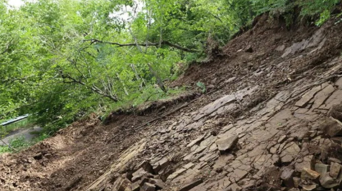 Torpaq sürüşməsi baş verib, Rusiyaya gedən yol tam bağlanıb