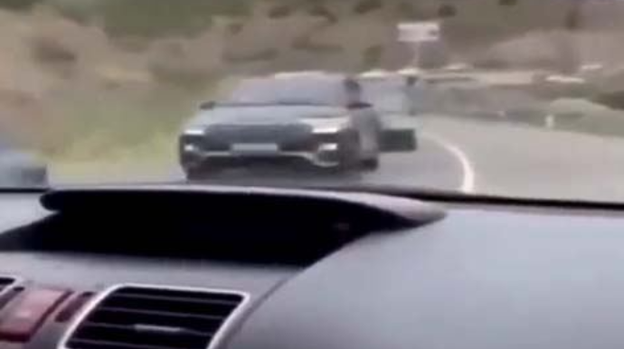 Erməniləri daşıyan yüzlərlə maşın Dağlıq Qarabağı tərk edir - VİDEO