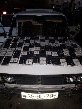 Avtomobillərdə gizlədilən siqaret və şirniyyat məhsulları aşkarlanıb