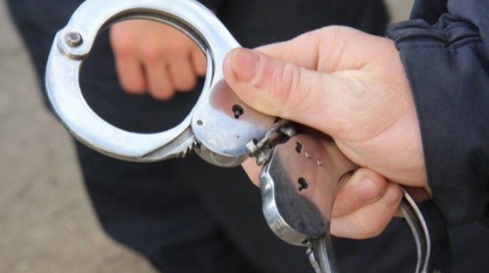 Bakı Baş Gömrük İdarəsində əməliyyat keçirilib, saxlanılanlar var   - VİDEO