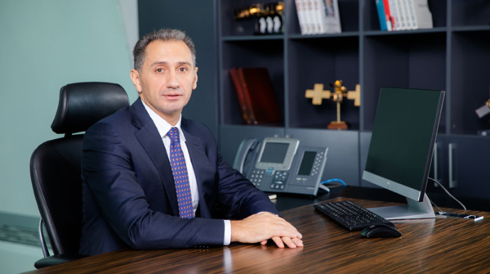 Nazir İlham Əfəndiyevi vəzifəsindən azad etdi