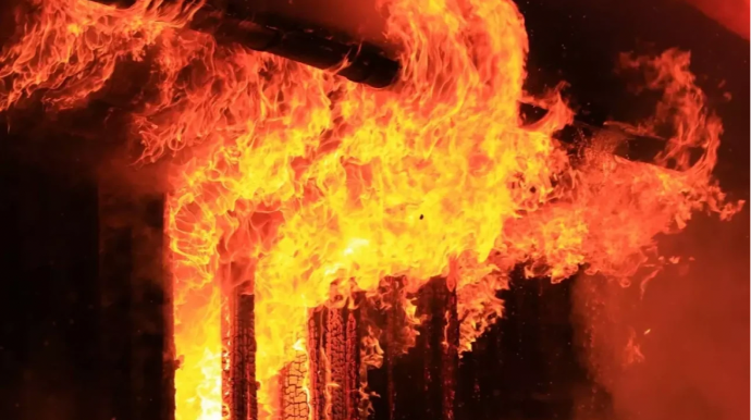 Şəkidə yaşayış evi yandı 