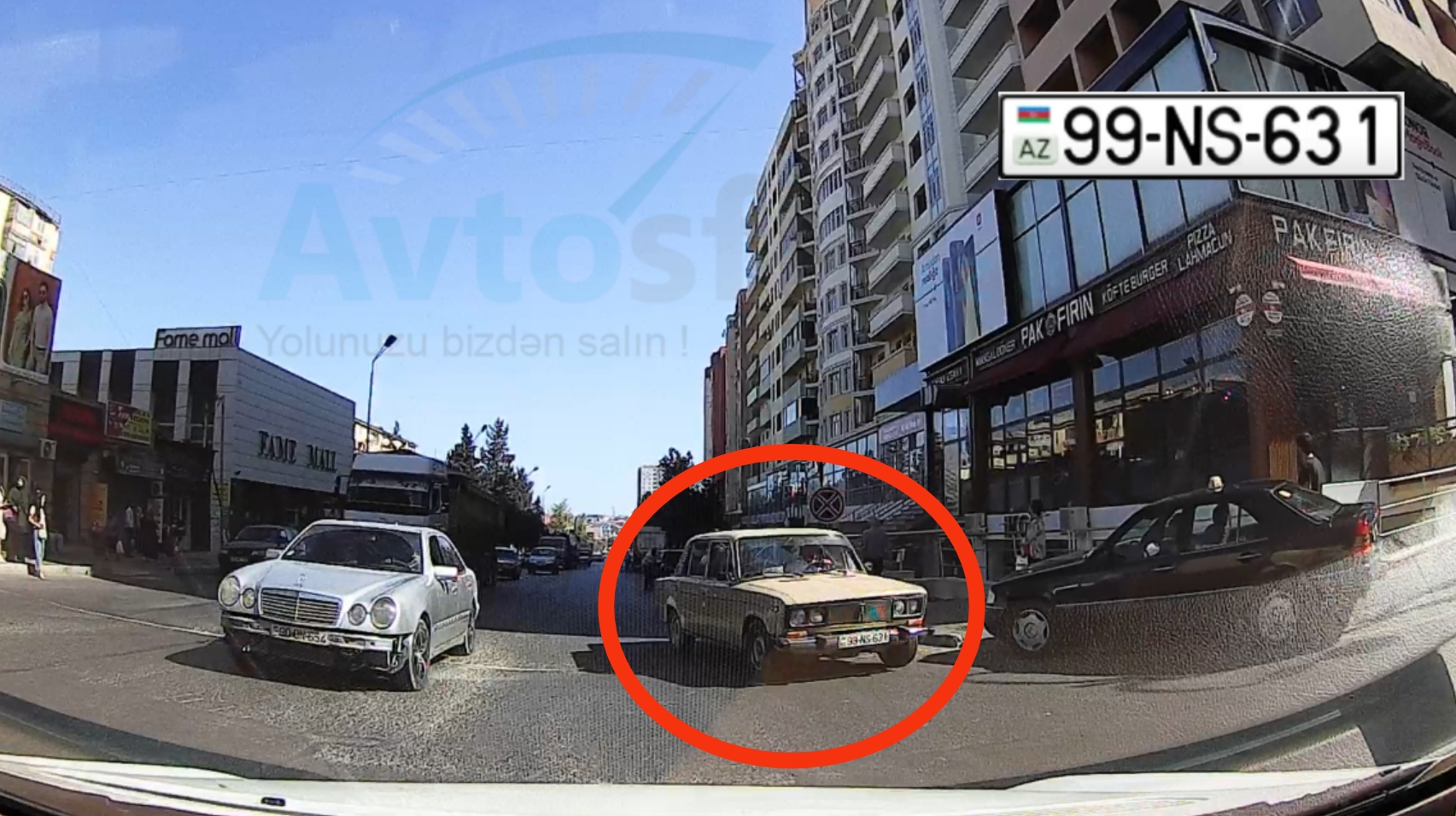 Özünü cavan "avtoş" kimi aparan yaşlı sürücü Xırdalanda oyun çıxardı  - VİDEO