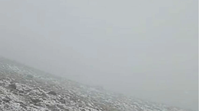 Lerikin ucqar dağ kəndinə qar yağdı