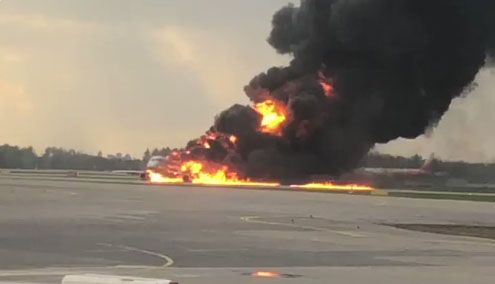 Şeremetyevo hava limanına eniş edən təyyarədə yanğın olub - VİDEOLAR (Yenilənib) 