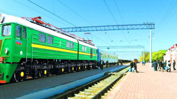 Naxçıvanda dəmir yolu ilə sərnişin daşımaları müvəqqəti dayandırılır 