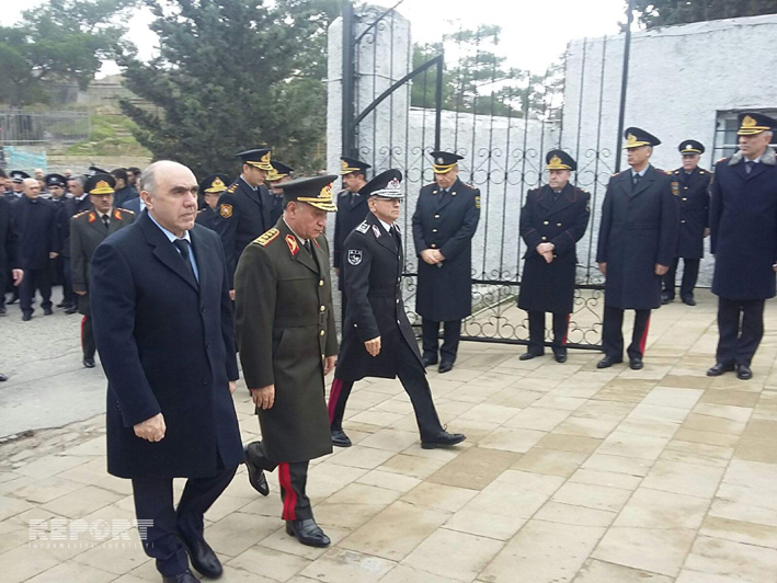 Nardaranda şəhid olan polislər dəfn edilib - Generalitet dəfnə qatıldı - FOTO