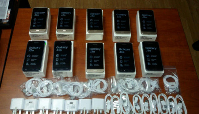 Avtomobildən telefon və aksesuarlar gömrükdə müsadirə olunub - FOTO