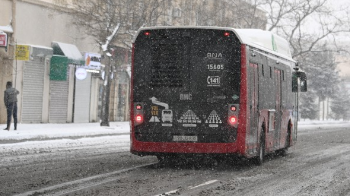 Завтра в Баку ожидается снег и гололед
