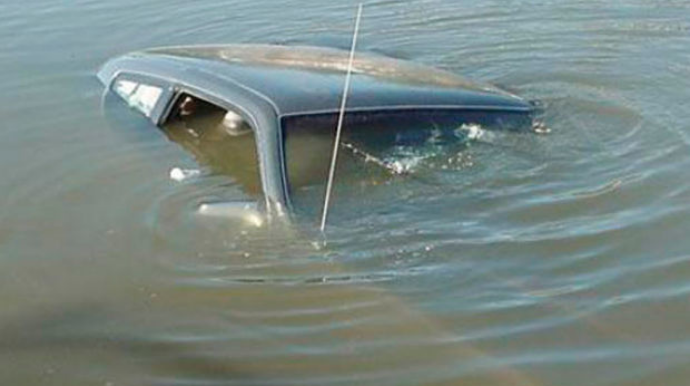 В Гаджигабульском районе автомобиль упал в канал: есть погибший и раненый