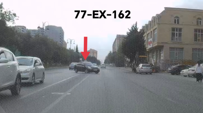 Yüz metrin söhbətini edən sürücü 100 manatlıq qayda pozdu - VİDEO