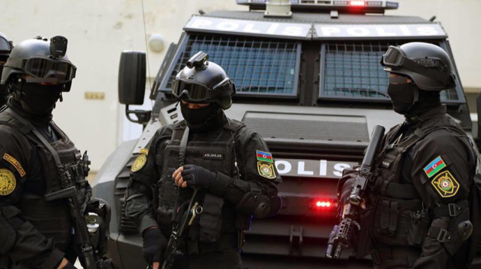 Bakıda yaşayış binasına atəş açan keçmiş məhkum saxlanılıb