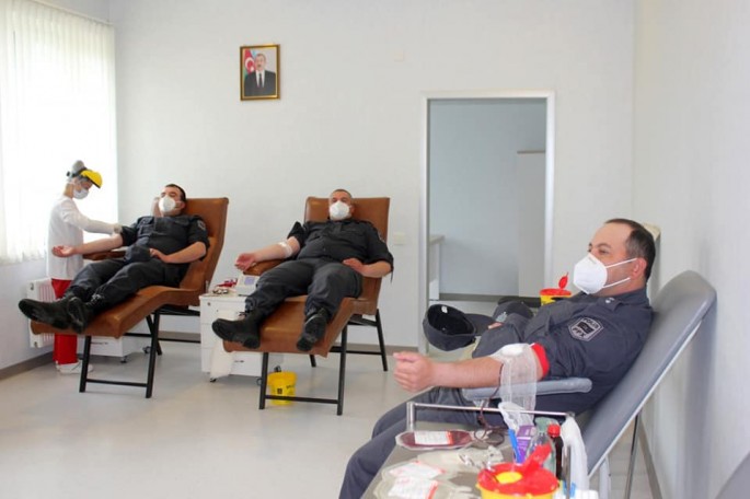 Xaçmaz polisi QAN VER, YAŞAT! devizi altında qanvermə aksiyası keçirib - FOTO