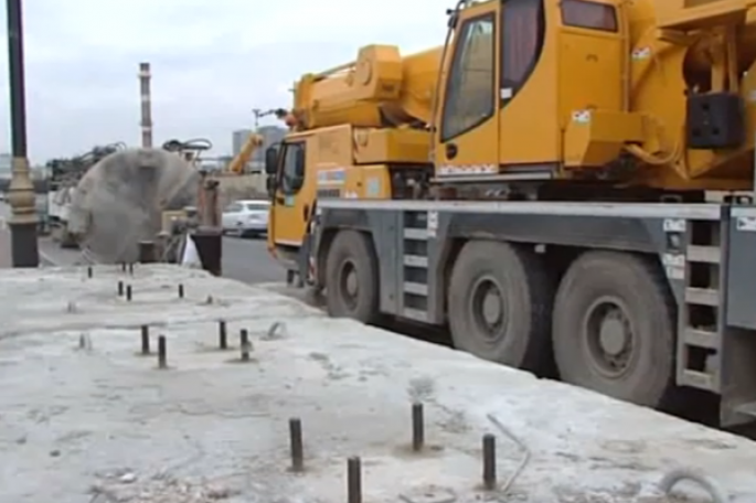 Bakıda iki ay əvvəl çökmüş yolda bu dəfə betonlanma işləri aparılır - VİDEO