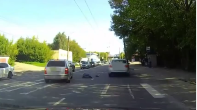 Keçiddə "protiv" çıxıb piyadanı belə vurdu  - VİDEO