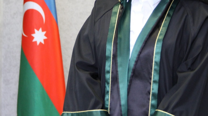 Altı vəkilə xəbərdarlıq edildi, birinin fəaliyyətinə xitam verildi