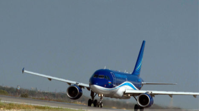 İstanbuldan Bakıya uçan təyyarə geri qayıtdı 