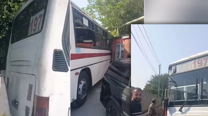 Bakıda içində sərnişinlər olan avtobus hasara çırpıldı - VİDEO