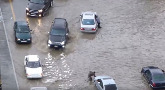 Qardan sonra Bakı yolları acınacaqlı vəziyyətə düşdü - VİDEO