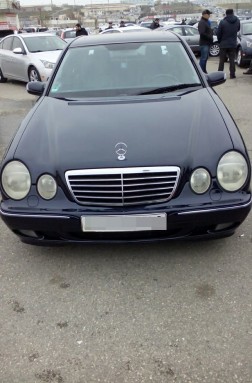 Bazarda su qiymətinə satılan Mercedes-Benz E 270 - FOTOLAR