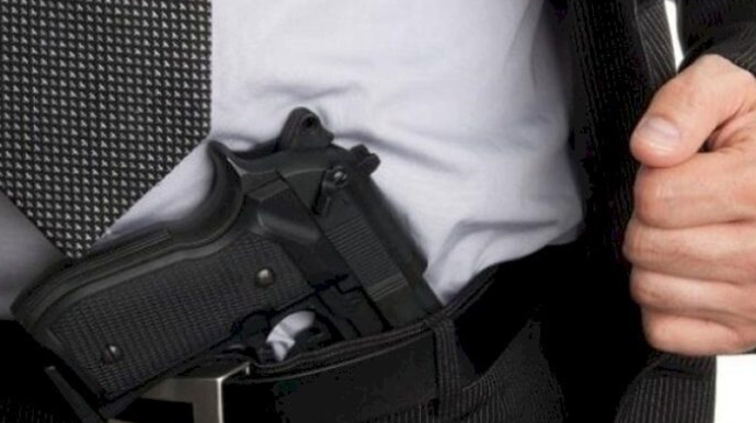 Bakıda tapança ilə gəzən şəxs həbs edilib: "Bu mənim hobbimdir..." 