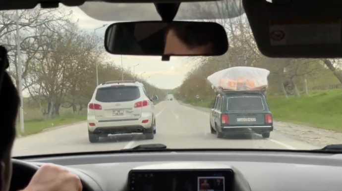 Gülməli qayda pozuntusu:  10 metrə görə 100 manat 3 bal cərimə - VİDEO 