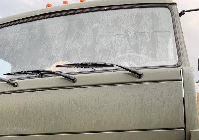 Cəbhədə yük maşını atəşə tutuldu, cavab atəşilə snayper susduruldu - FOTOLAR