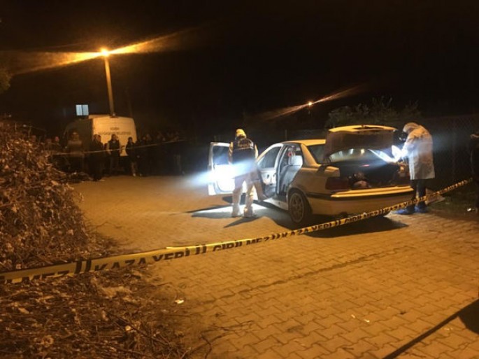 İki nəfər avtomobildə güllələnərək öldürüldü