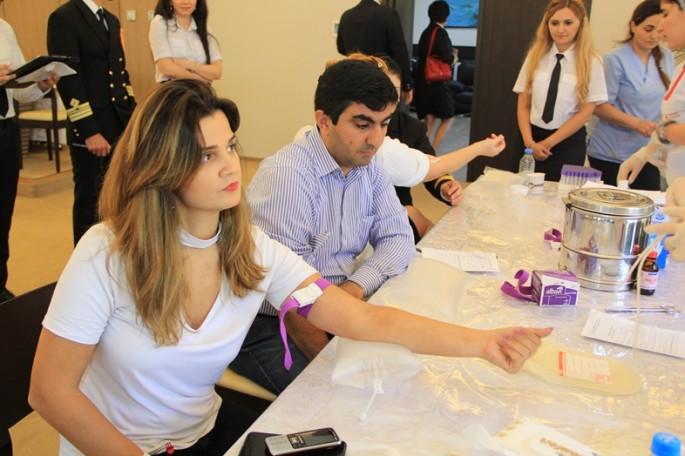 Dənizçilər qan verdi - FOTO