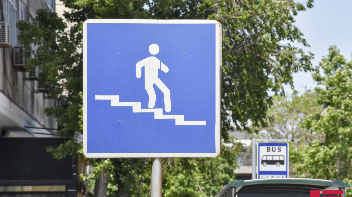 В этом году в Баку автомобили сбили насмерть 30 пешеходов, пострадали 5 детей 