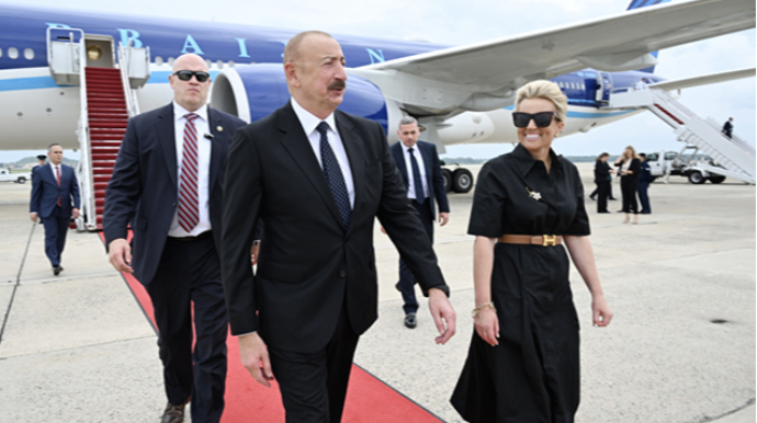 Prezident Vaşinqtondadır - FOTO