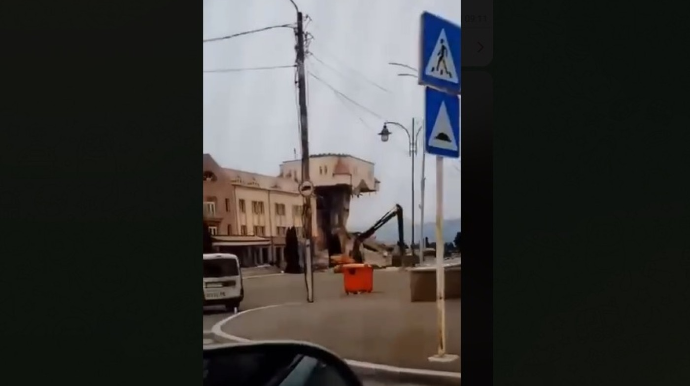 Xankəndidə qondarma rejimin parlament binası SÖKÜLÜR - VİDEO 