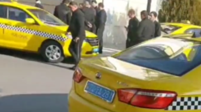 Taksi sürücüləri Vasif Talıbovun bu "qanun"una qarşı ETİRAZ EDİR - VİDEO