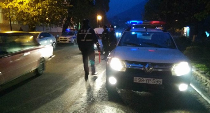 Avtomobil maneəyə çırpıldı: 1 yaralı - Cəlilabadda